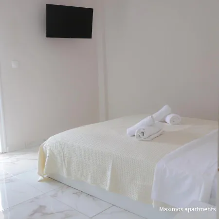 Maximus Polychrono Apartments